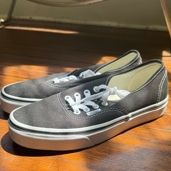 Vans Authentic Sneakers in black - Picture 2 of 3